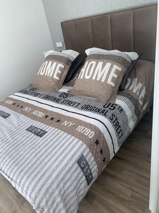 Superbe Appartement Tres Confortable Serris Luaran gambar