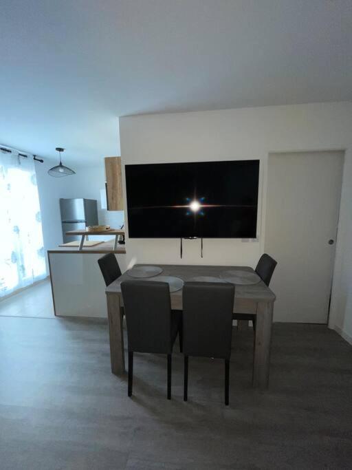 Superbe Appartement Tres Confortable Serris Luaran gambar